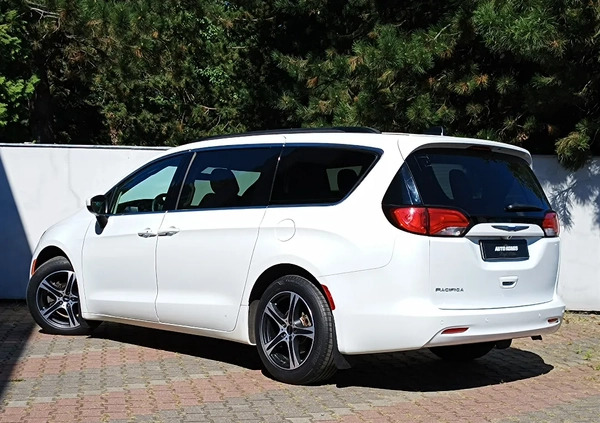 Chrysler Pacifica cena 99900 przebieg: 66800, rok produkcji 2018 z Piaseczno małe 172